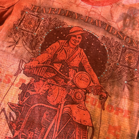 T-shirt size small. Like new condition. - Picture 4 of 4